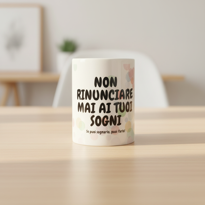 Tazza Sogni frontale su scrivania